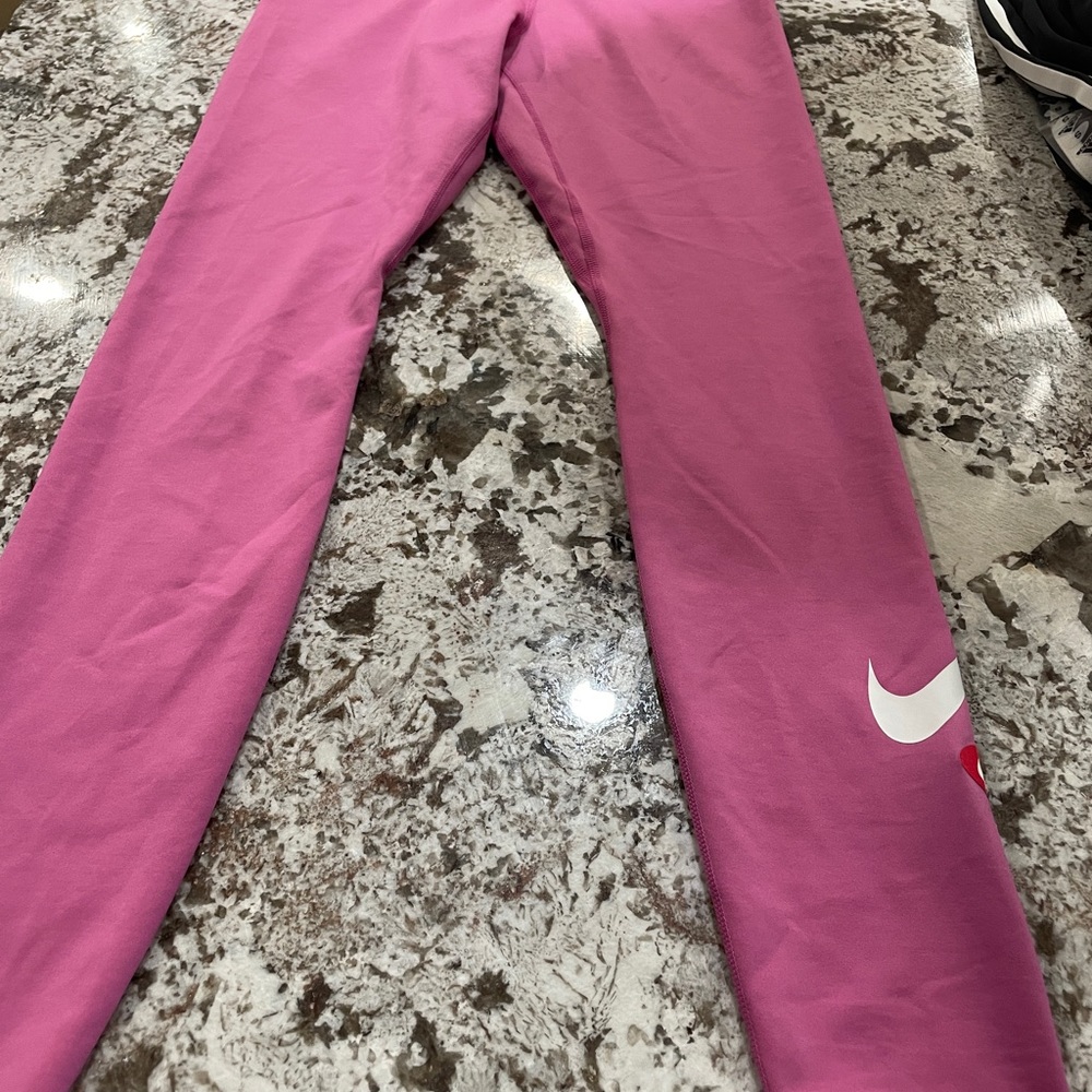 The Nike One Tight Fit Mid Rise - Picture 2 of 5